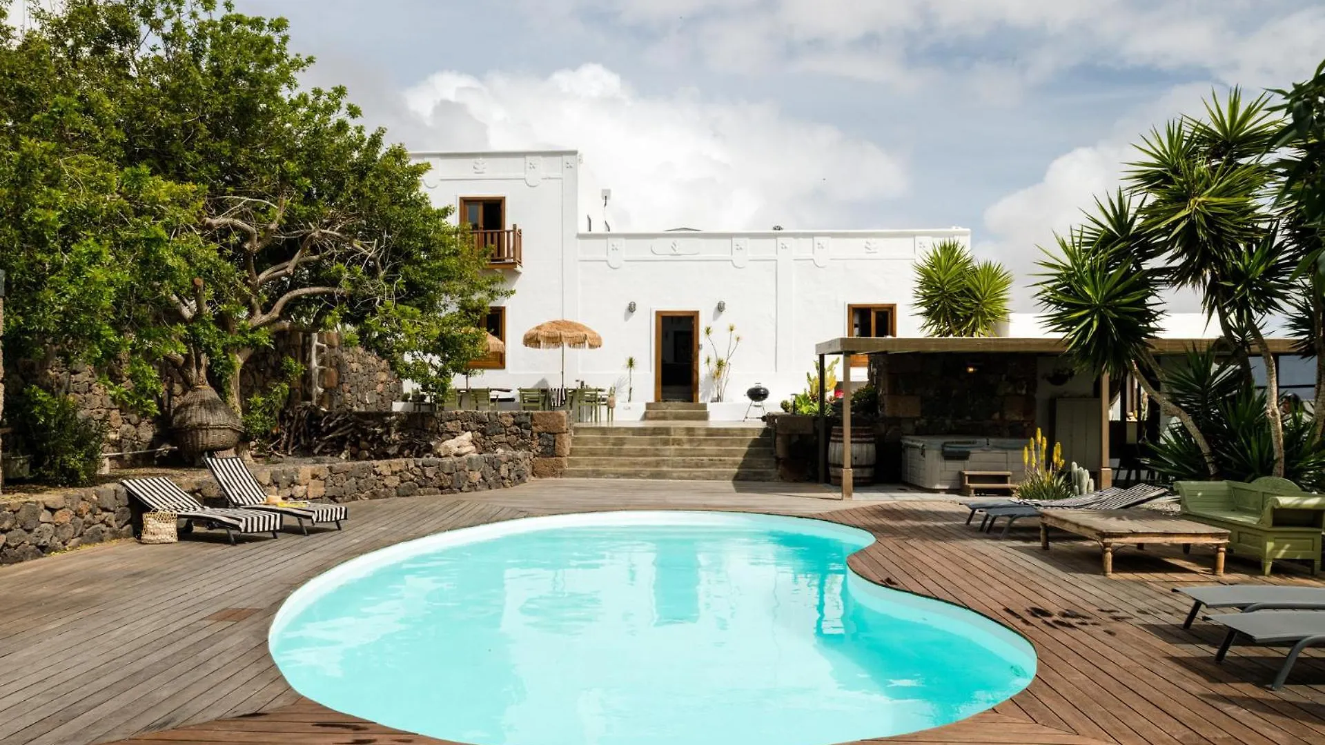 Holiday home Finca Botanica Tao - 5 Bedroom Villa With Pool And Hot Tub