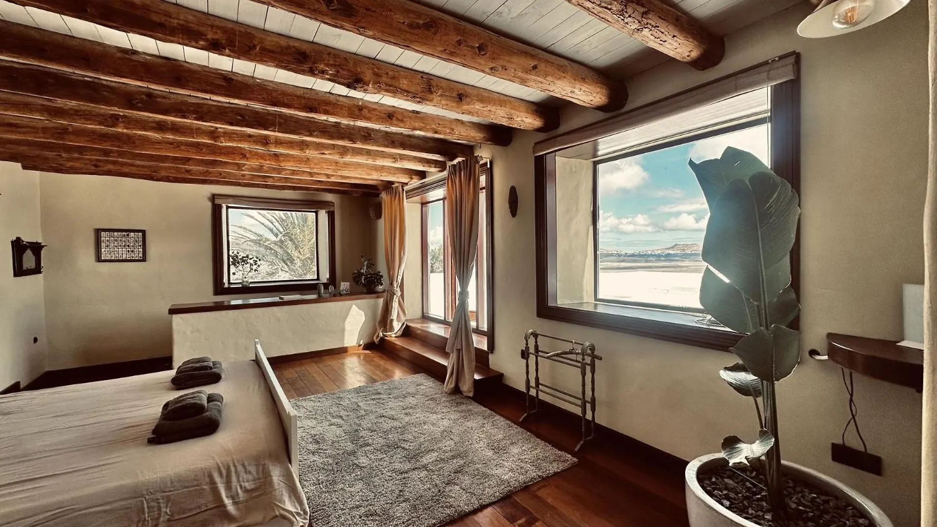 Finca Botanica Tao - 5 Bedroom Villa With Pool And Hot Tub Spain